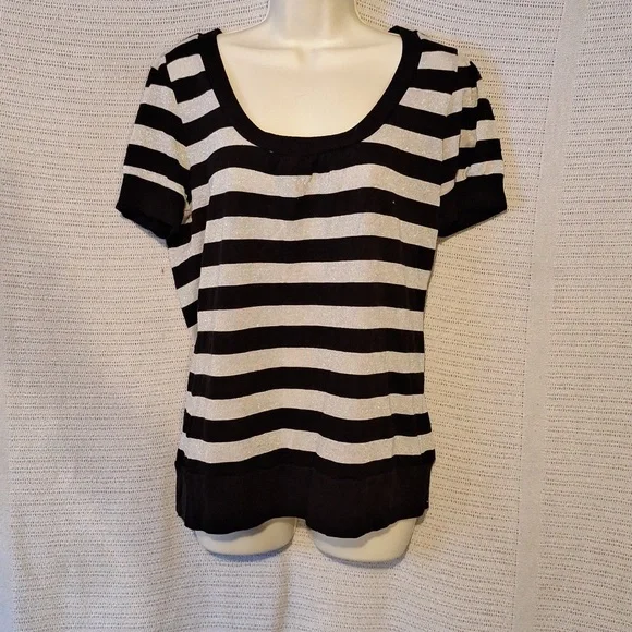 2 womens size xl shirts - Picture 3 of 4